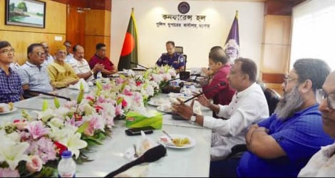 যশোরে ব্যবসায়ীদের সাথে মতবিনিময় নিরাপত্তার আশ্বাস দিয়েছেন পুলিশ সুপার
