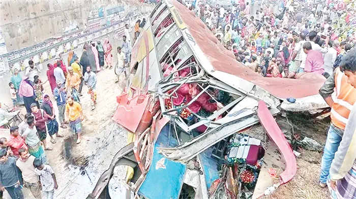 অক্টোবরে সারাদেশে ৪৫২টি সড়ক দুর্ঘটনা, নিহত হয়েছেন ৪৭৫ জন