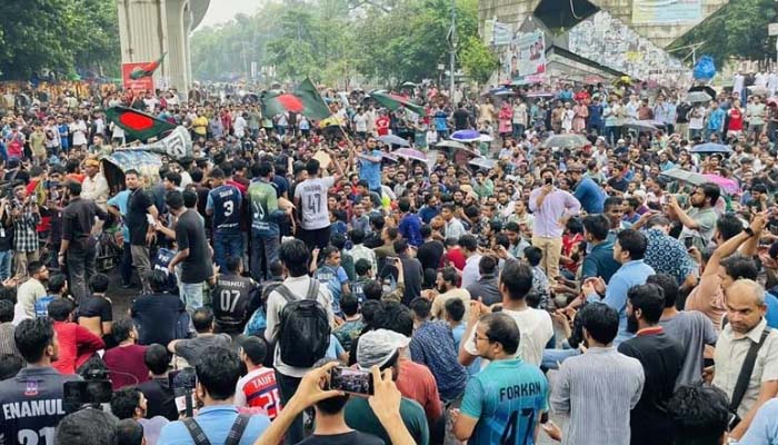 জুলাই-আগস্ট বিপ্লবে আহতদের ‍চিকিৎসা দিতে ব্রিটিশ মেডিকেল টিম এখন ঢাকায়