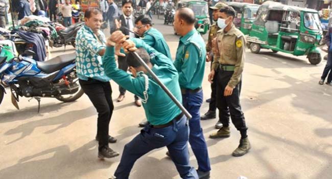 বল প্রয়োগ করা পুলিশের শাস্তি দাবি করেছেন ৭১.৫ শতাংশ মানুষ