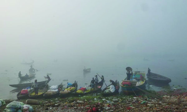 ঠাণ্ডায় থরথরি কম্পে যেন কাঁপছে সারাদেশ