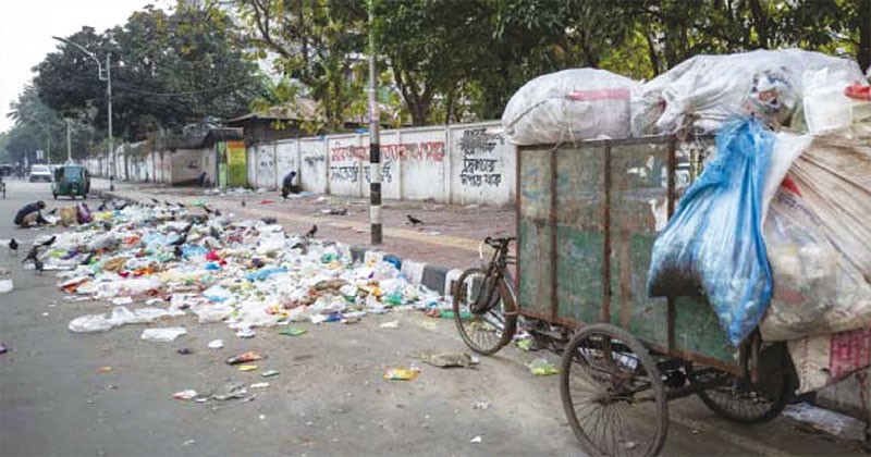 রাজধানী ঢাকা ক্রমান্বয়ে মানুষের বসবাসের অনুপোযোগী হয়ে পড়ছে, ঢাকা এখন যেন এক অভিশপ্ত নগরী!