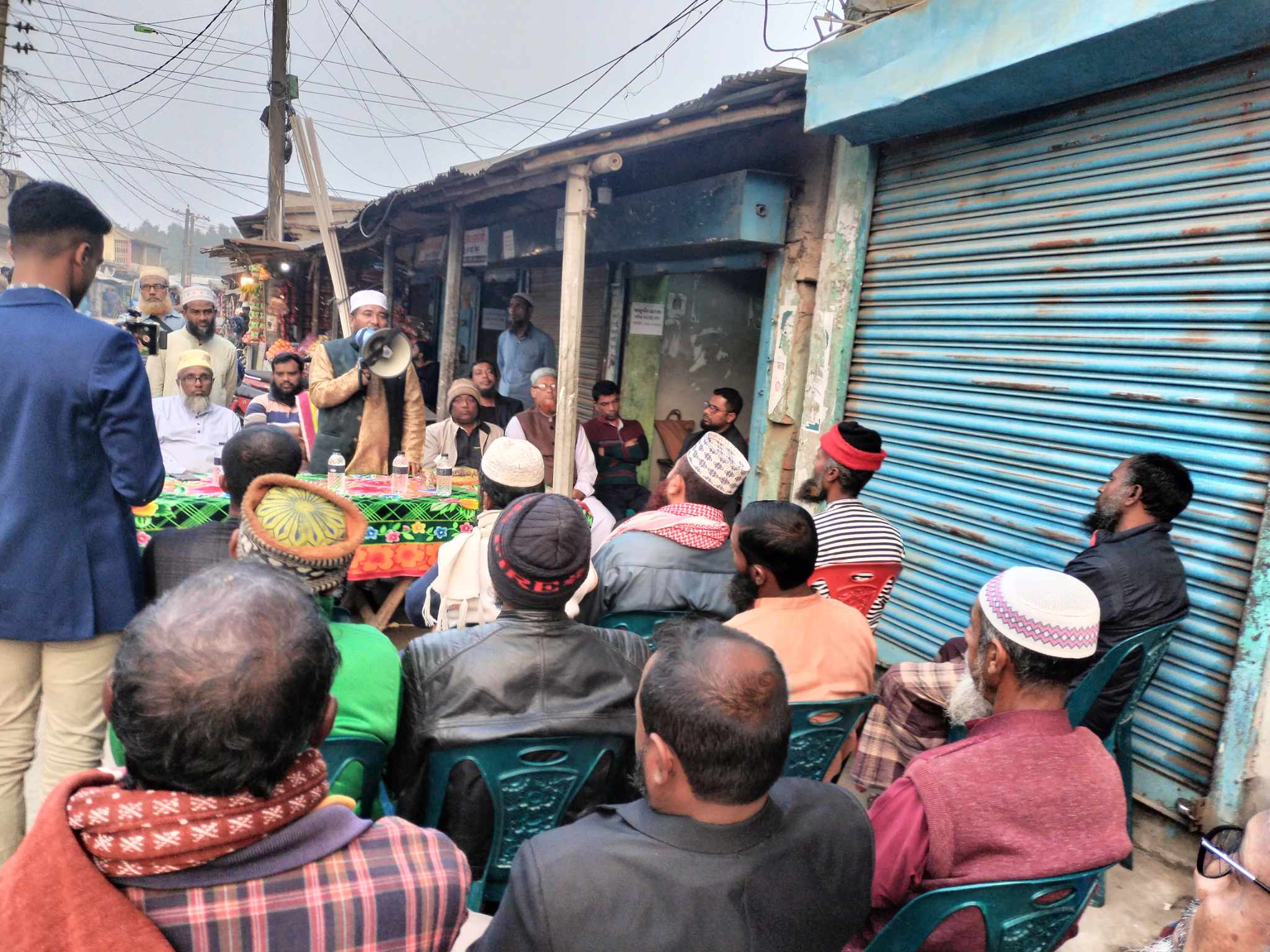 কালিগঞ্জের বাসতলা বাজার বণিক সমিতির মতবিনিময় সভা অনুষ্ঠিত 