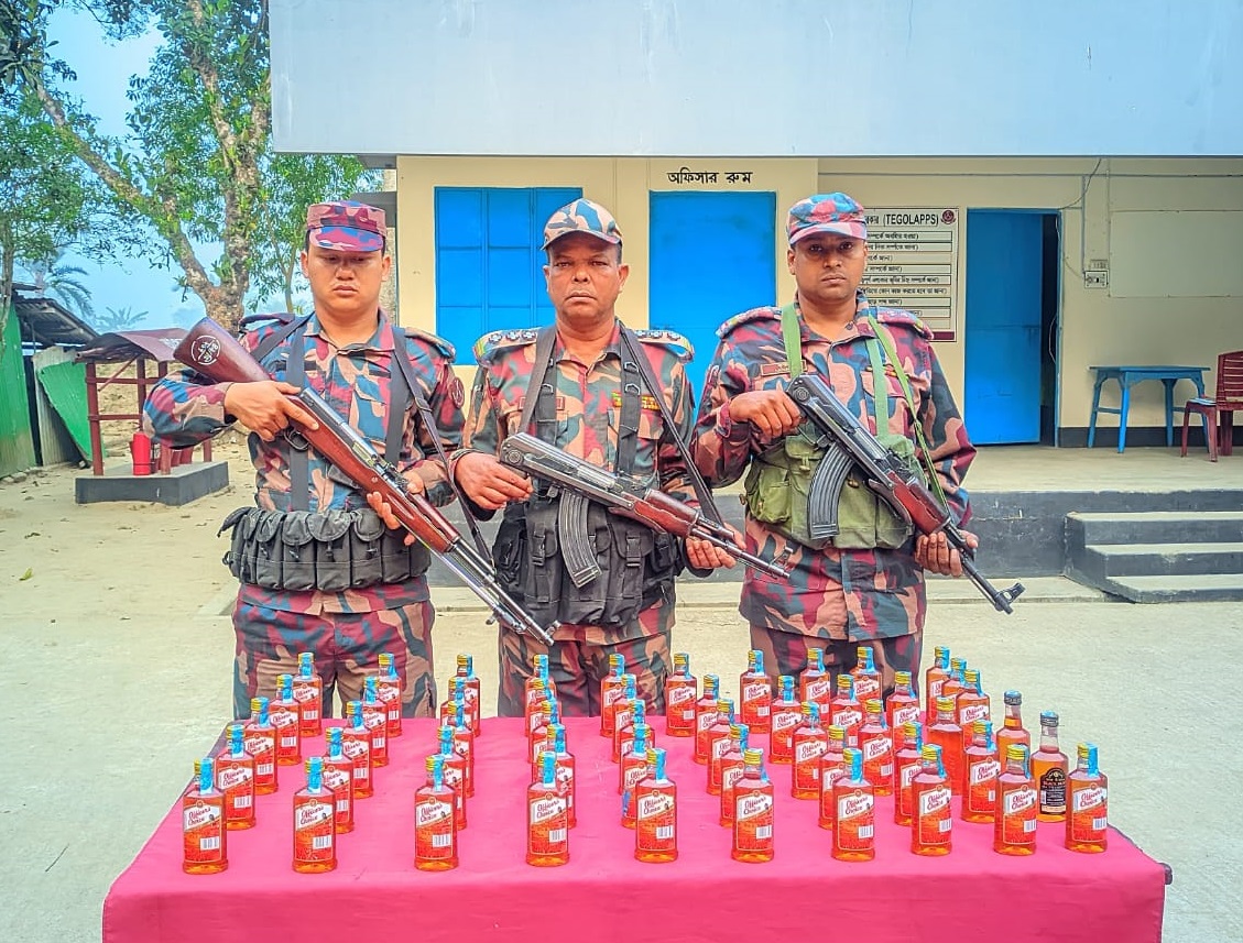 ৪৯ বিজিবির অভিযানে শার্শা, বেনাপোল ও চৌগাছা সীমান্তে বিপুল পরিমাণ ভারতীয় মালামাল আটক