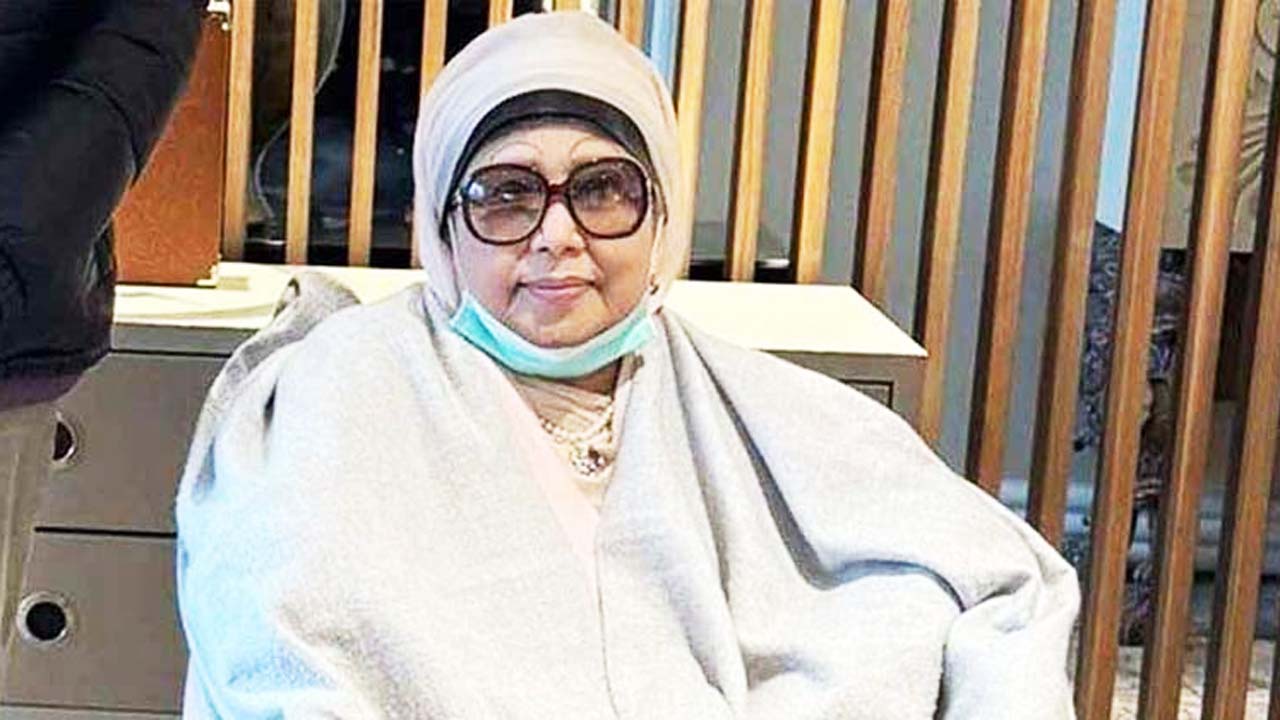 খালেদা জিয়া দুই পুত্রবধূ সাথে নিয়ে ১০ মে’র মধ্যে দেশে ফিরতে পারেন