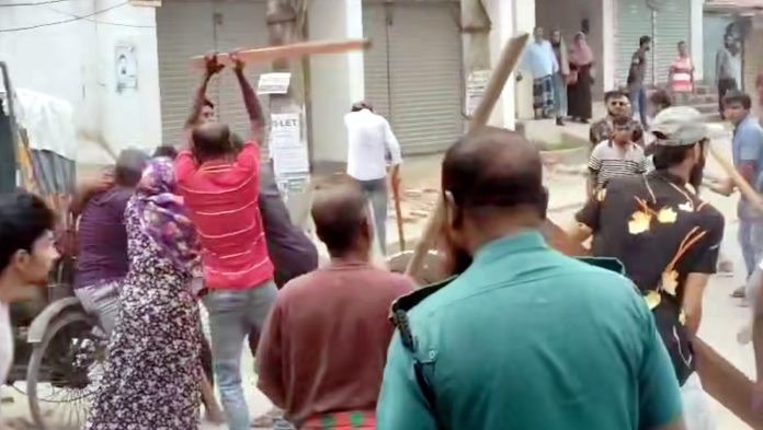 খুলনায় চুরির ঘটনাকে কেন্দ্র করে সংঘর্ষ গুলিবিদ্ধ সেই আজিজুলকে ঢাকায় প্রেরণ