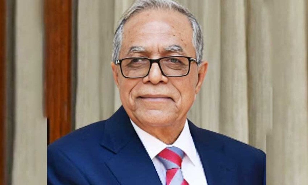 সাবেক রাষ্ট্রপতি আবদুল হামিদ মধ্যরাতে দেশে ফিরলেন