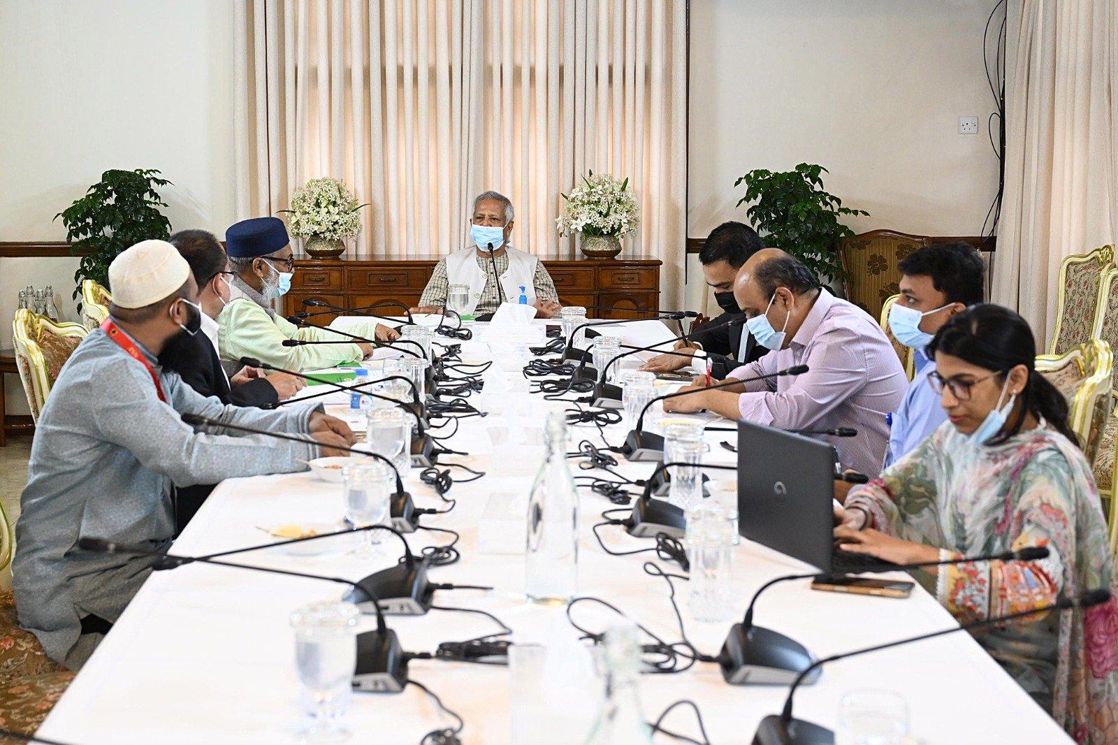 আগামী বছরের জন্য প্রস্তুতির নির্দেশ, সুষ্ঠু হজ ব্যবস্থাপনার জন্য সংশ্লিষ্টদের অভিনন্দন জানালেন প্রধান উপদেষ্টা