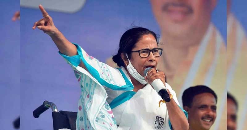 বাংলায় কথা বললেই ভারতীয়দের বাংলাদেশে পাঠিয়ে দেওয়া হচ্ছে অভিযোগ করেছেন মমতা