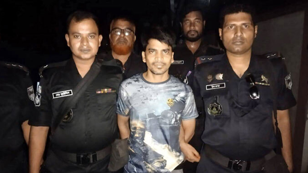 মিটফোর্ড ভয়ঙ্কর হত্যাকাণ্ডের অন্যতম প্রধান আসামি নান্নু গ্রেফতার