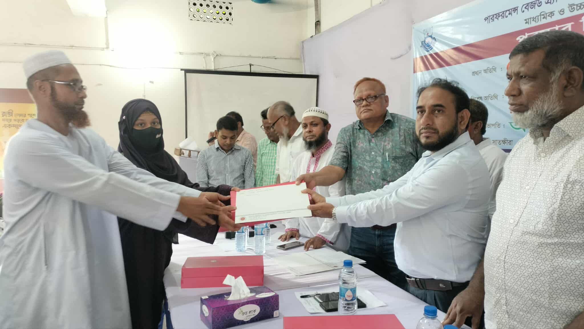 কালিগঞ্জে পিবিজিএসআই প্রকল্পে ৩০ শিক্ষার্থীকে ‘শ্রেষ্ঠ শিক্ষার্থী’ পুরস্কার প্রাদন