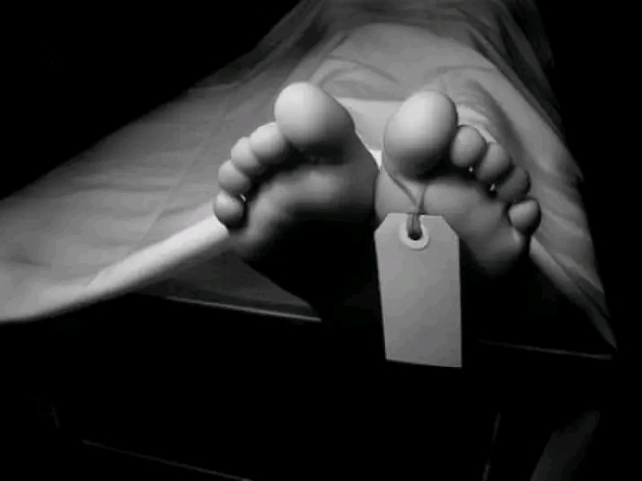 ফার্মেসীতে যুবকের মরদেহ উদ্ধার 