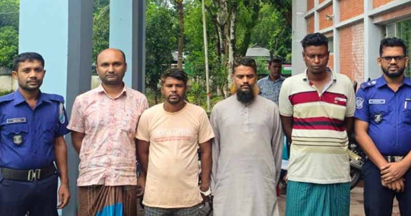 দিনে শিক্ষকতা আর রাতে ডাকাতি, শেষমেশ ধরা