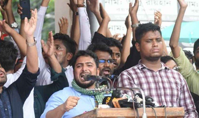 বাংলাদেশের ব্যবসায়ীদের চাঁদাবাজদের কবল থেকে মুক্ত করব – নাহিদ ইসলাম