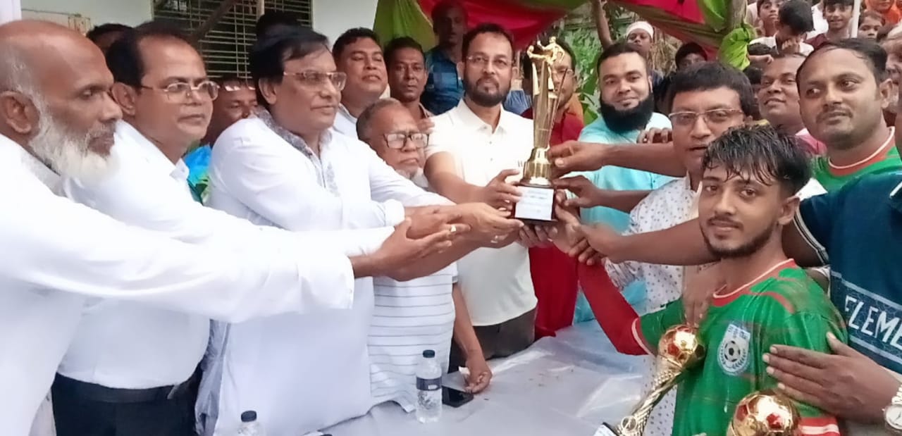 শার্শায় আরাফাত রহমান কোকো স্মৃতি ফুটবল টুর্নামেন্টের ফাইনাল খেলা অনুষ্ঠিত হয়েছে