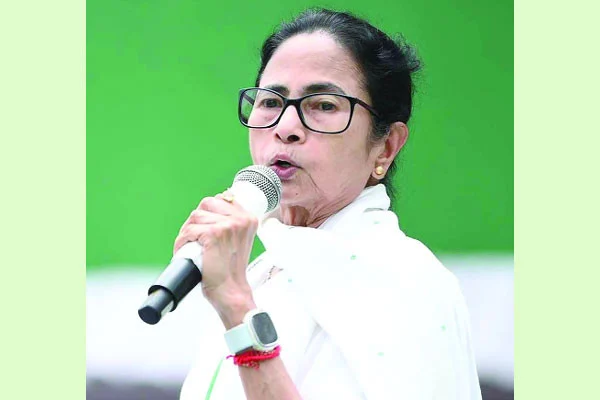 বাংলাদেশি তকমা দিয়ে হেনস্তা করে পুশব্যাক করা হচ্ছে -মমতা ব্যানার্জী