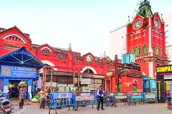 বাংলাদেশিদের অপেক্ষায় তাকিয়ে আছে কলকাতার ব্যবসায়ীরা
