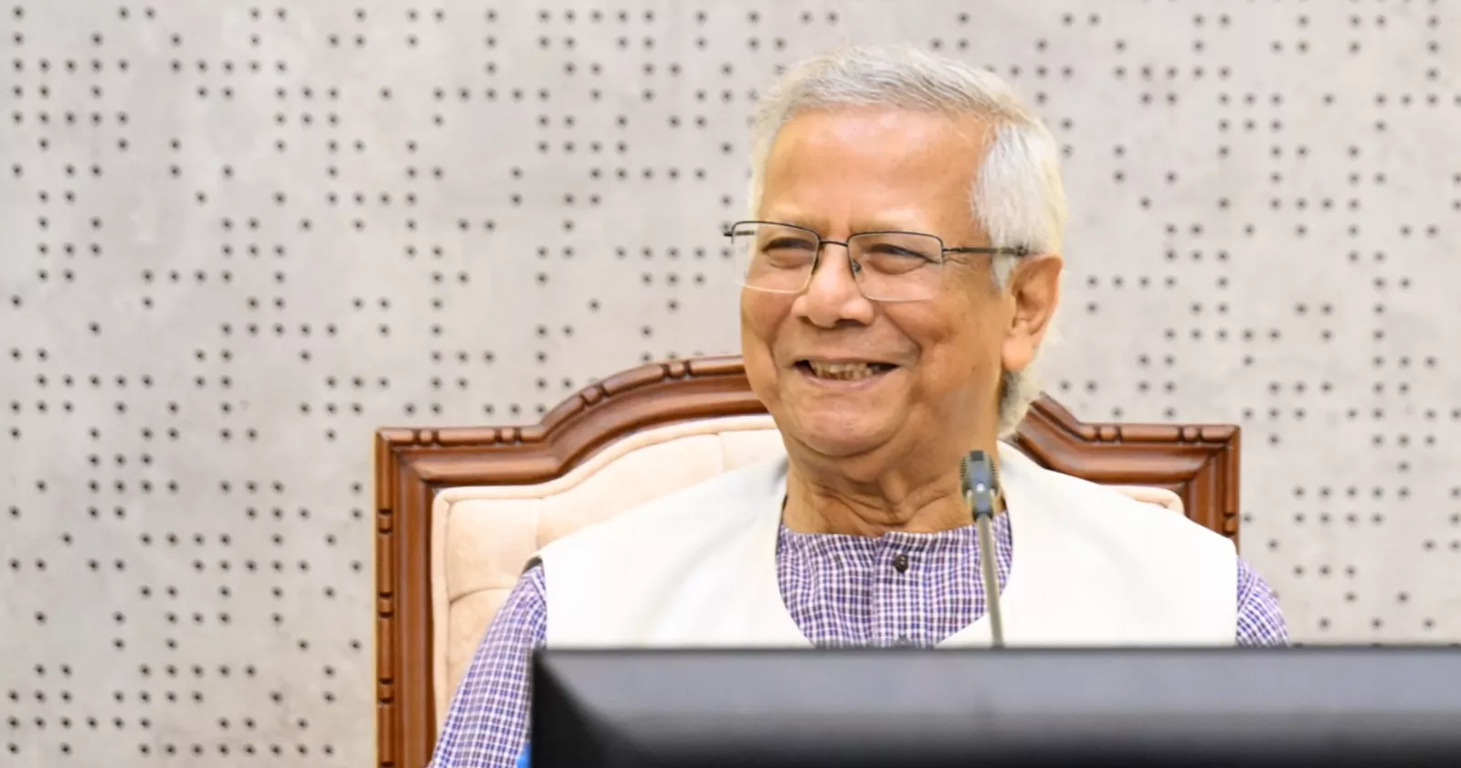 এখন আমাদের প্রধান কাজ হচ্ছে একটি সুষ্ঠু নির্বাচন নিশ্চিত করা- প্রধান উপদেষ্টা