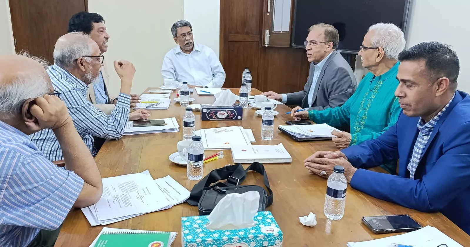 ঐক্যমত্য কমিশন, রাষ্ট্র সংস্কার বিষয়ে রাজনৈতিক দল গুলির সাথে আলোচনা চালিয়ে যাবে