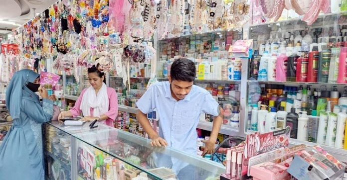 খুলনায় প্রসাধনী পণ্যের দামে আগুন