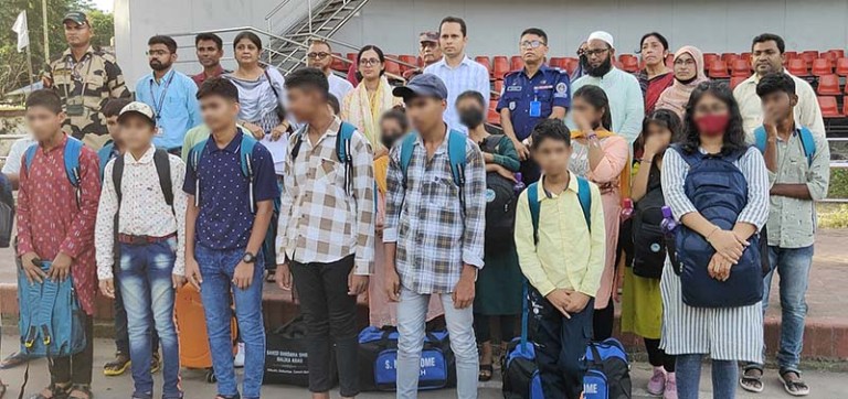 পাচারের শিকার ১৭বাংলাদেশি কিশোর-কিশোরীকে বেনাপোল দিয়ে হস্তান্তর