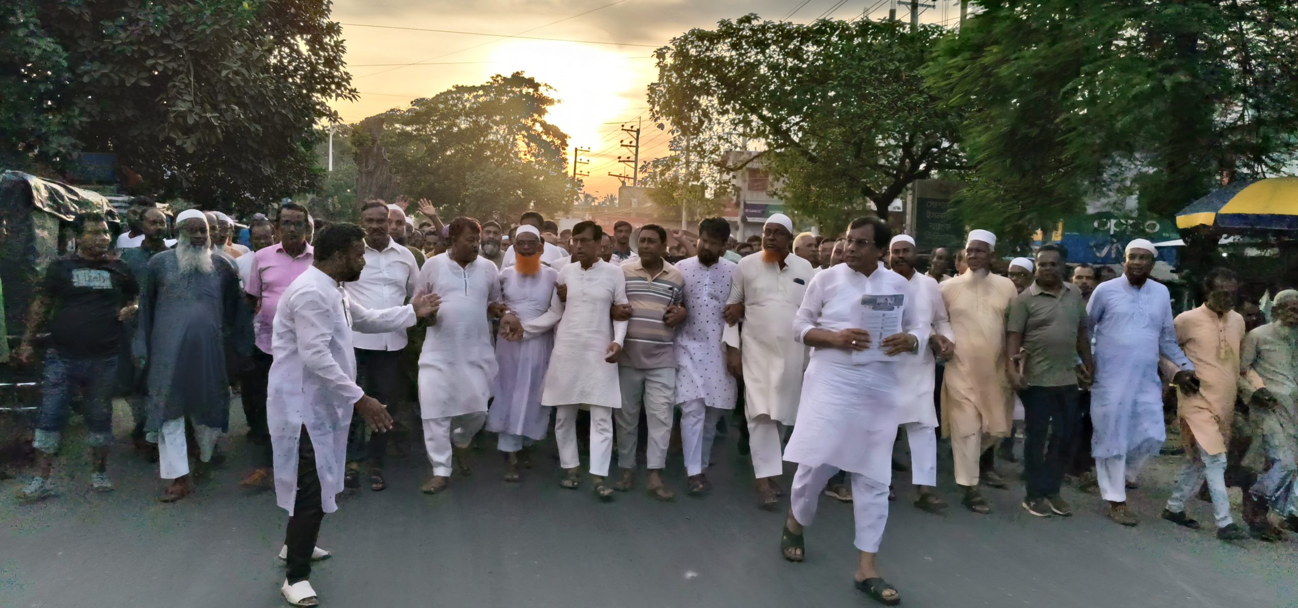 শার্শায় ৩১ দফা বাস্তবায়নে বিএনপি সভাপতি হাসান জহিরের নেতৃত্বে লিফলেট বিতরণ