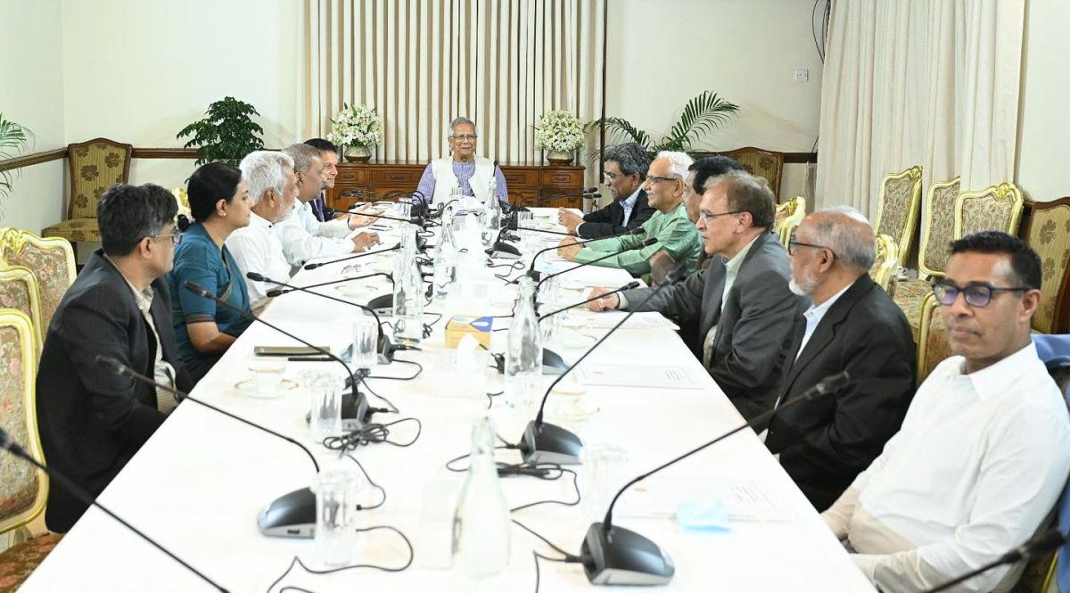 ফেব্রুয়ারির প্রথমার্ধে নির্বাচনের কোন বিকল্প আমাদের হাতে নেইঃ প্রধান উপদেষ্টা