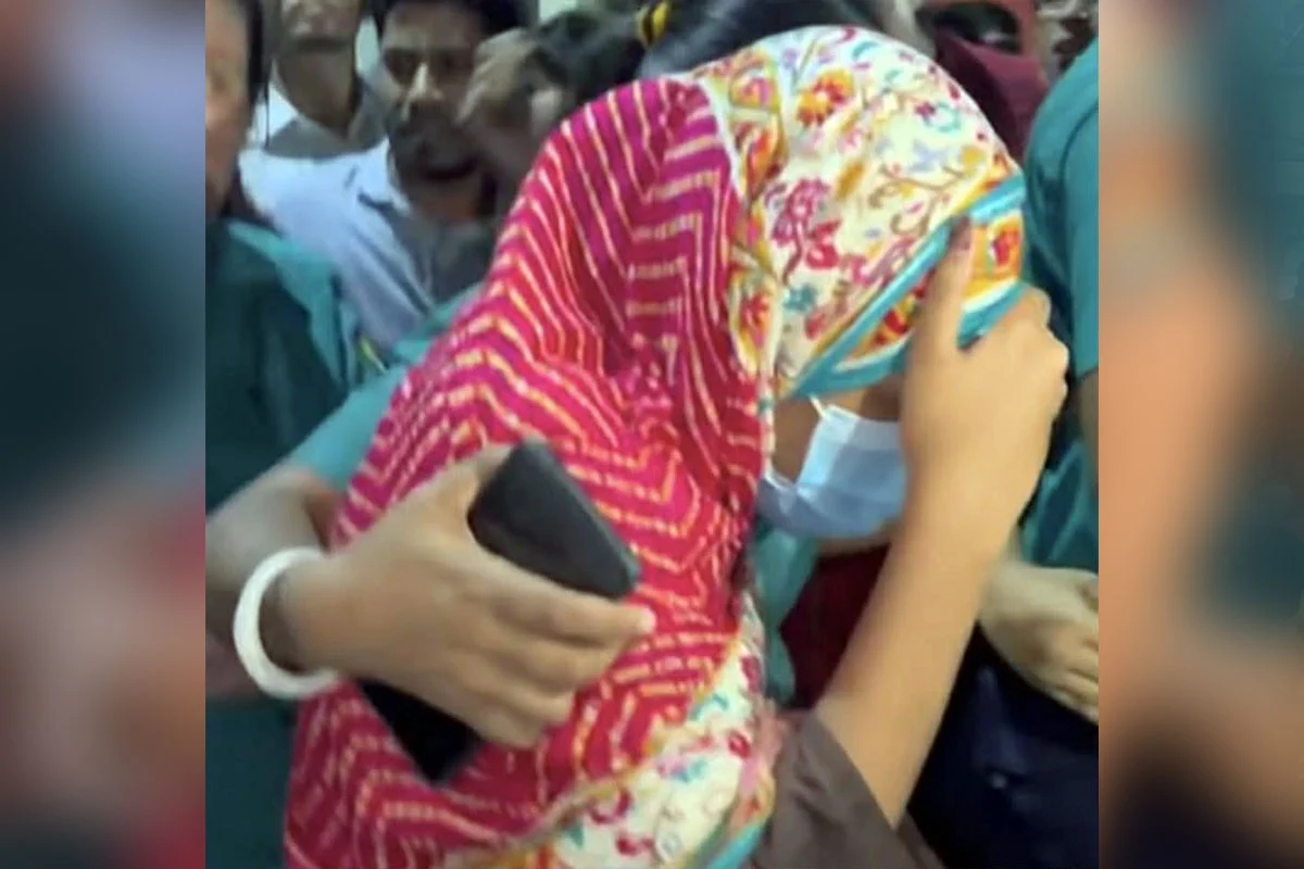 জুবায়েদ হত্যার ঘটনায় ছাত্রী বর্ষা আক্তারকে আটক করেছে পুলিশ