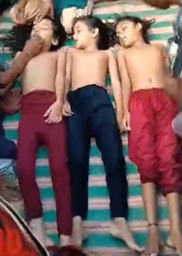 মাগুরা মহাম্মদপুর চাপাতলা গ্রামে মর্মান্তিক মৃত্যু তিন কন্যা শিশুর পানিতে ডুবে মৃত্যু