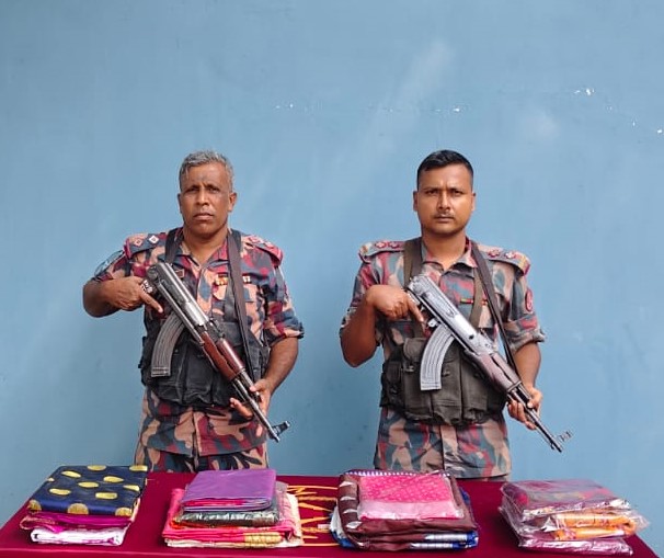 সীমান্তে অভিযান চালিয়ে অবৈধ চোরাচালানী মালামাল আটক করেছে বিজিবি
