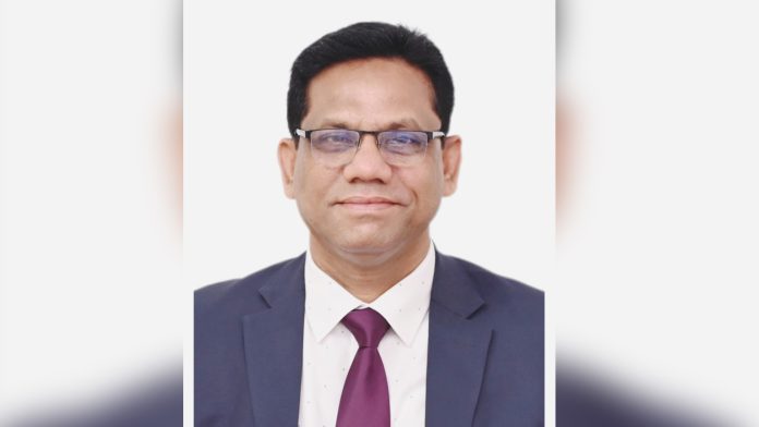 খুলনা বিভাগীয় কমিশনারকে বদলি করা হয়েছে