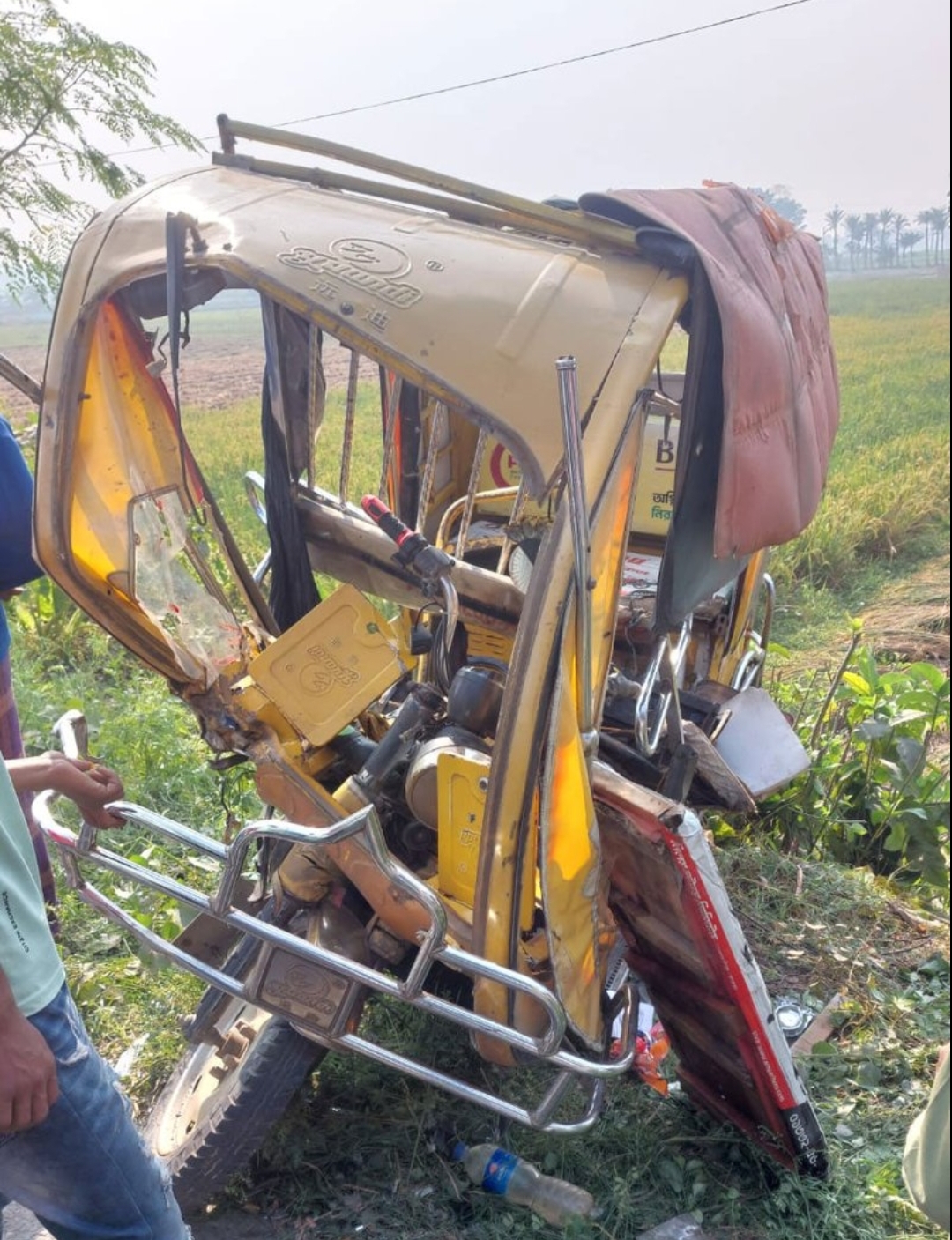 চৌগাছায় শিক্ষার্থীদের বহনকারী ইজিবাইক-প্রাইভেটকার মুখোমুখি সংঘর্ষ আহত-৮