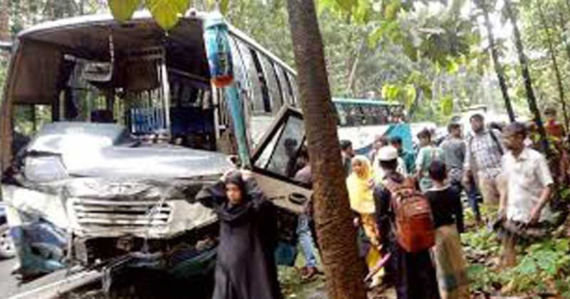 চকরিয়ায় মর্মান্তিক সড়ক দুর্ঘটনা একই পরিবারের ৫ জন নিহত এবং আহত ৩
