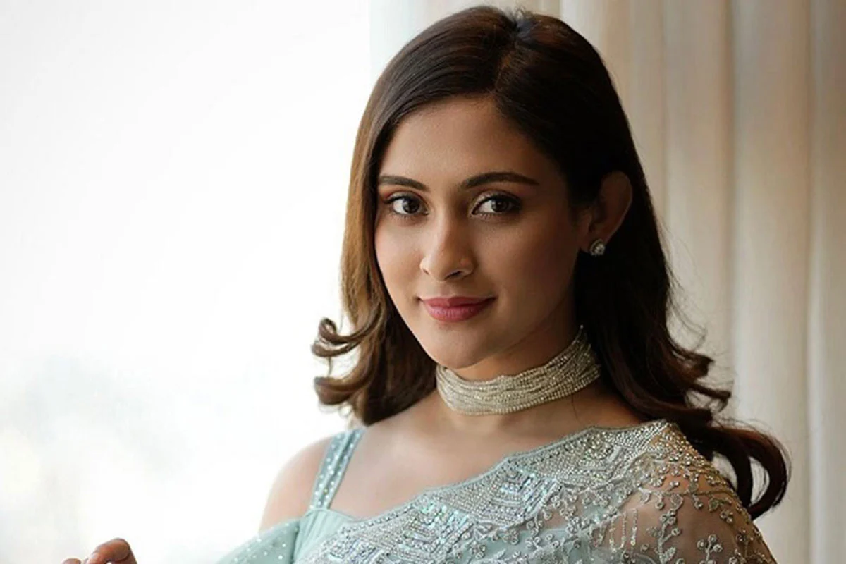 অভিনেত্রী মেহজাবীনের বিরুদ্ধে গ্রেফতারি পরোয়ানা জারি করেছেন আদালত