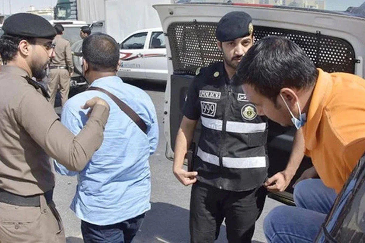 সৌদিআরব চৌদ্দ হাজার প্রবাসীকে তাদের দেশে ফেরত পাঠাল