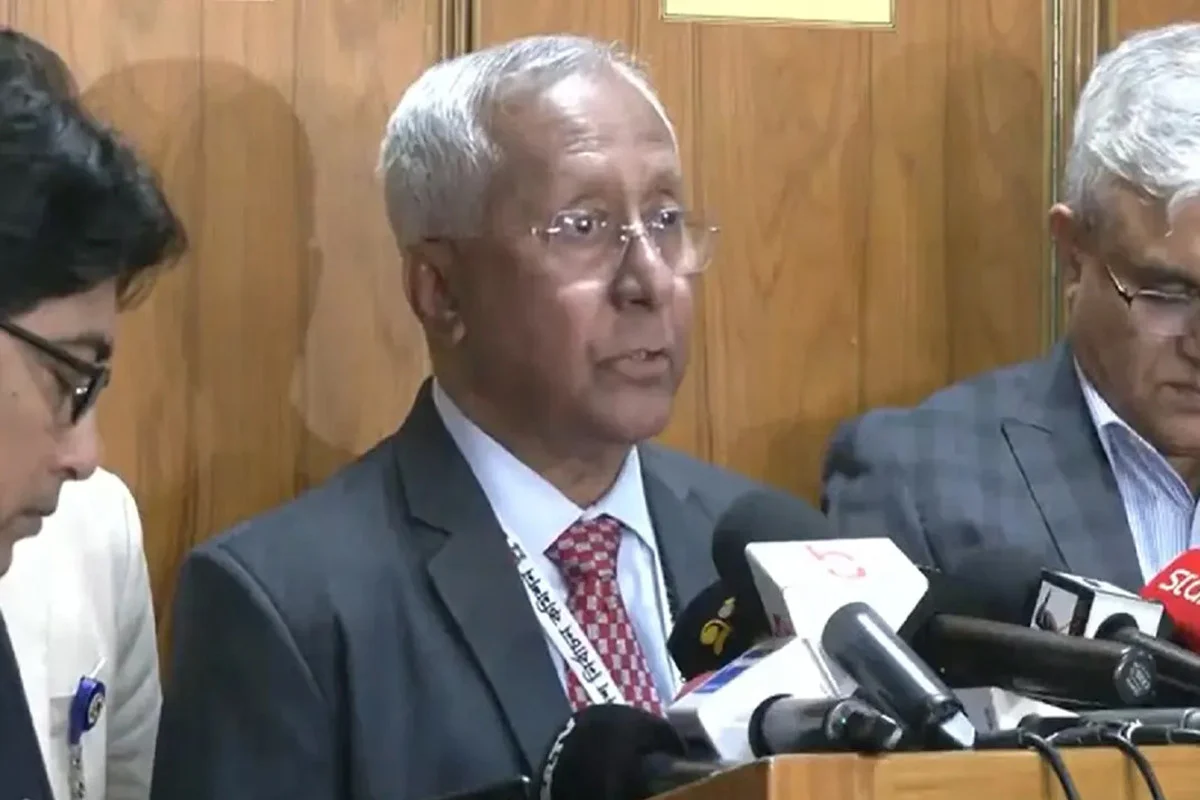 নির্বাচনে এক ভোটকক্ষে গোপন বুথ থাকবে দুটি – ইসি সচিব