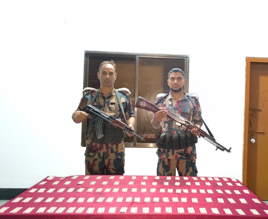 যশোর সীমান্ত থেকে মাদকদ্রব্য এবং চোরাচালানী মালামাল আটক