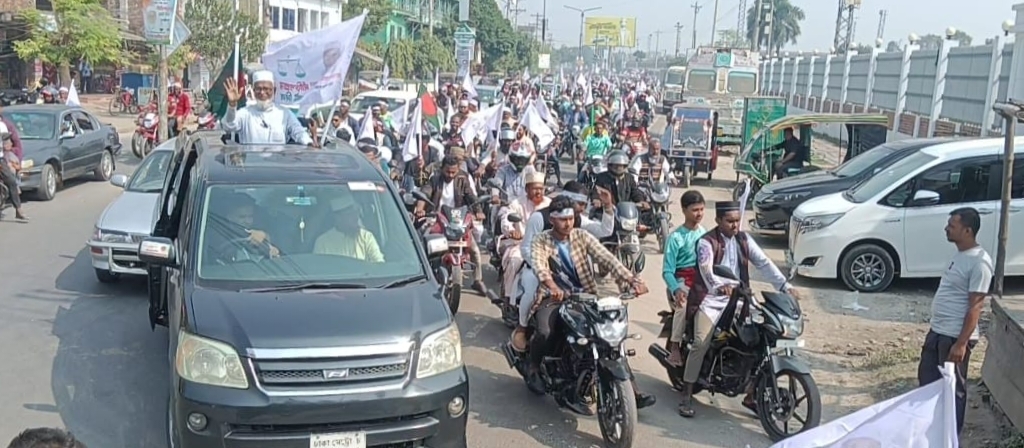 শার্শায় জামায়াতের প্রার্থী মাওলানা আজিজুর রহমানের নেতৃত্বে মোটরসাইকেল শোডাউন 