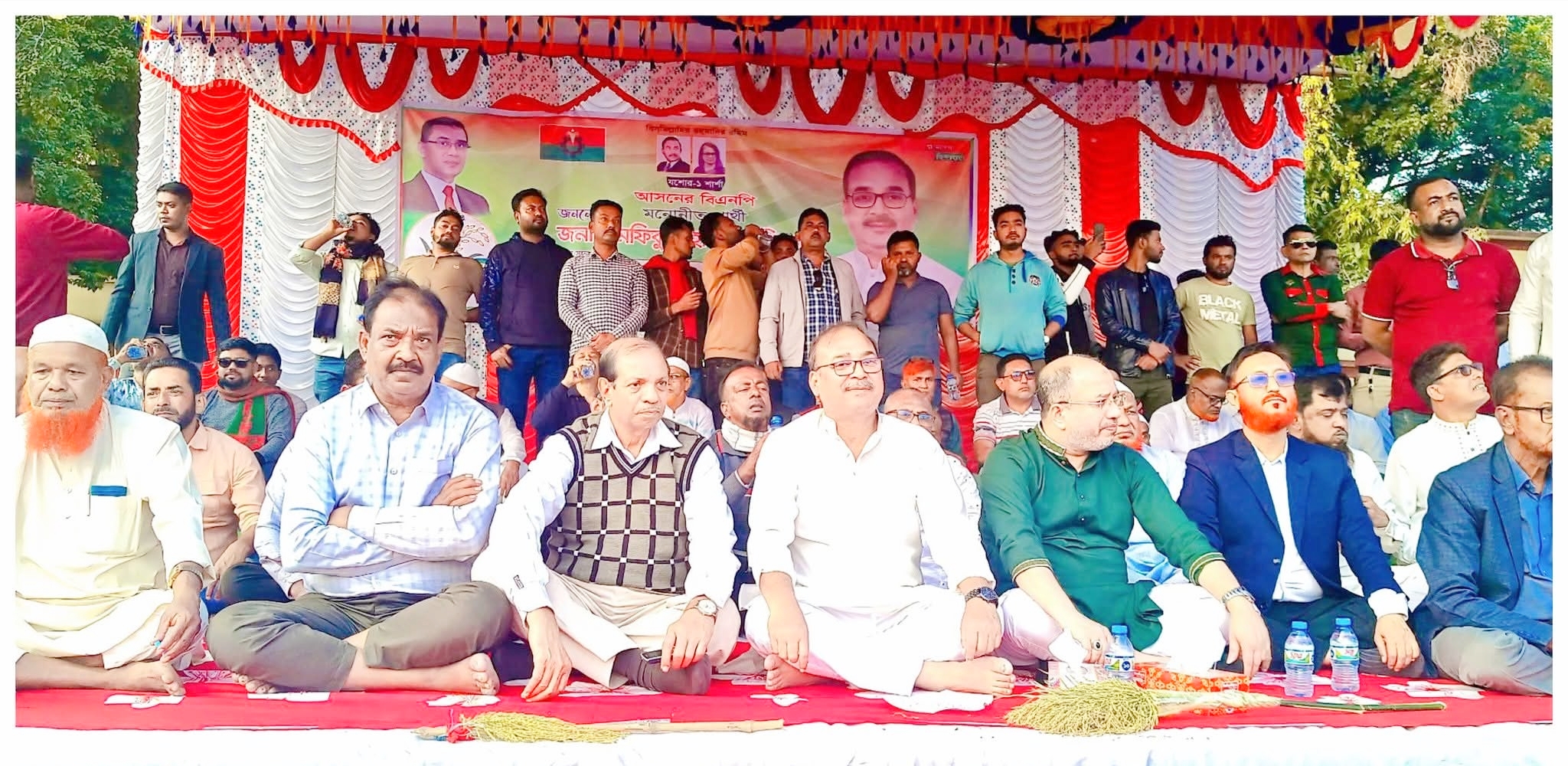 শার্শায় মফিকুল হাসান তৃপ্তির উঠান বৈঠক জনসমুদ্রে পরিনত