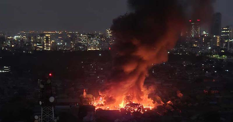 রাজধানীর কড়াইল বস্তিতে ভয়াবহ আগুন, নিয়ন্ত্রণে কাজ করছে ১১ ইউনিট