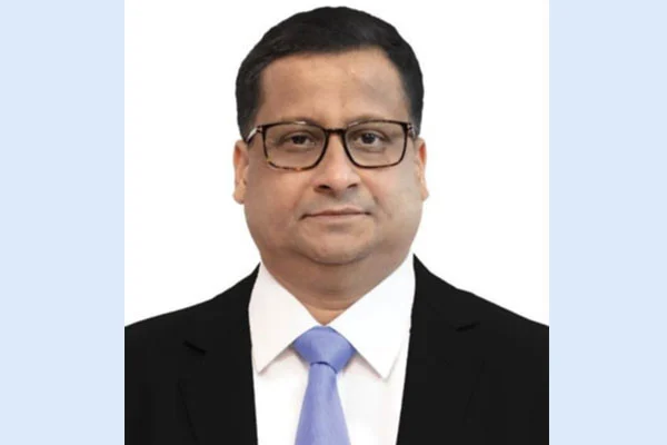 সংকটের মুহূর্তে চাই দায়িত্বশীলতা