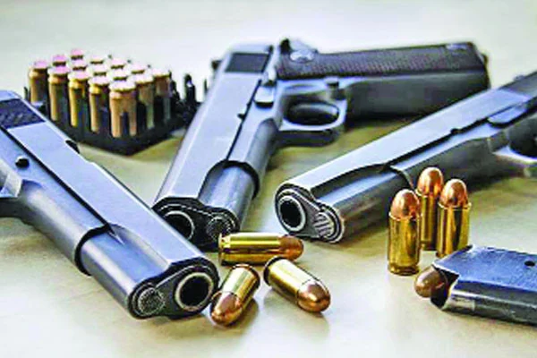 সারা দেশে সন্ত্রাসীদের হাতে অস্ত্র পুলিশের প্রতি কঠোর নির্দেশ স্বরাষ্ট্র মন্ত্রণালয়ের