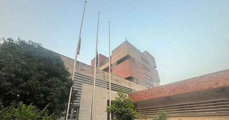 খালেদা জিয়ার সম্মানে বিভিন্ন দূতাবাসে পতাকা অর্ধনমিত