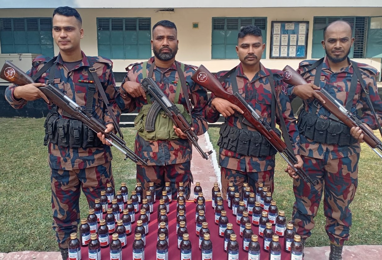 যশোর সীমান্তে অভিযানে মাদকদ্রব্য এবং অবৈধ চোরাচালানী মালামাল আটক