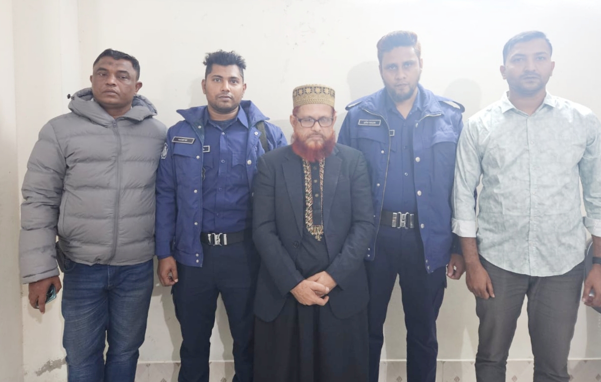 ঝিকরগাছার পালাতক আসামি খুলনা থেকে গ্রেপ্তার