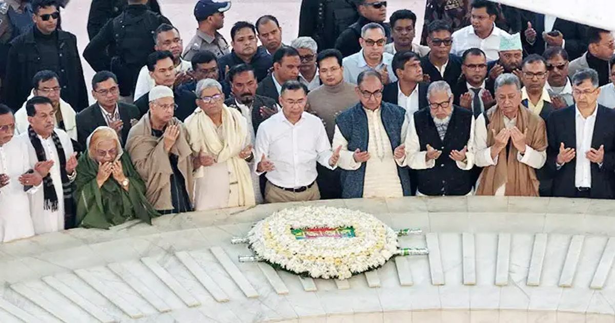 তারেক রহমান, বাবা শহীদ জিয়াউর রহমানের কবর জিয়ারত করলেন