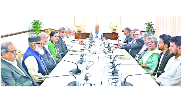 বিশেষ মেধাসম্পন্নদের শিক্ষা নিশ্চিতের আহ্বান জানালেন প্রধান উপদেষ্টা