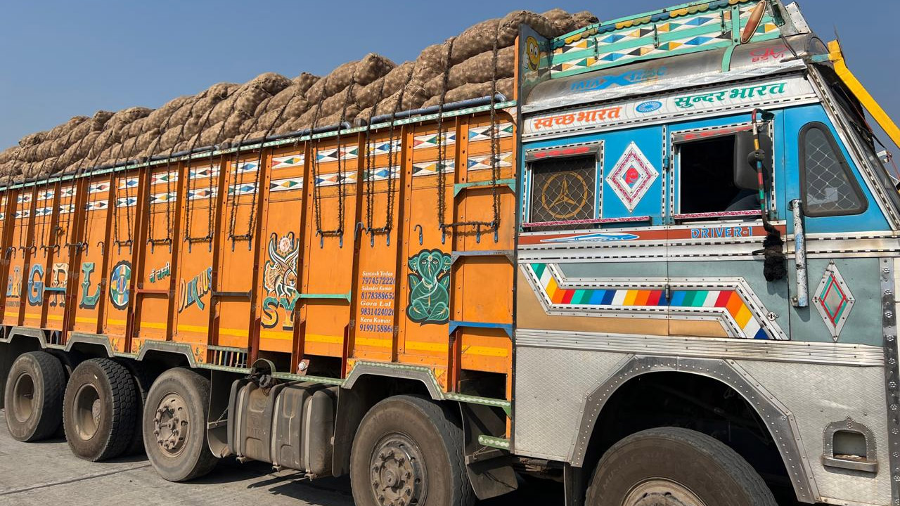 বেনাপোল বন্দর দিয়ে ভারতীয় পেঁয়াজ আমদানি শুরু