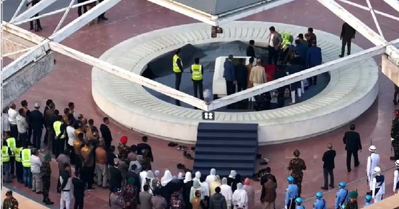 স্বামী শহীদ প্রেসিডেন্ট জিয়াউর রহমানের পাশে চির নিদ্রায় শায়িত হলেন খালেদা জিয়া