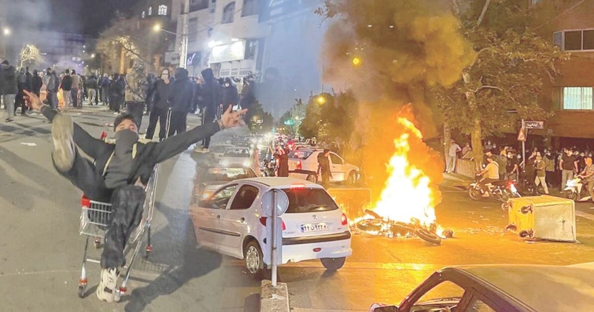 ইরানে ‘রেড লাইন’ ঘোষণা সরকারের